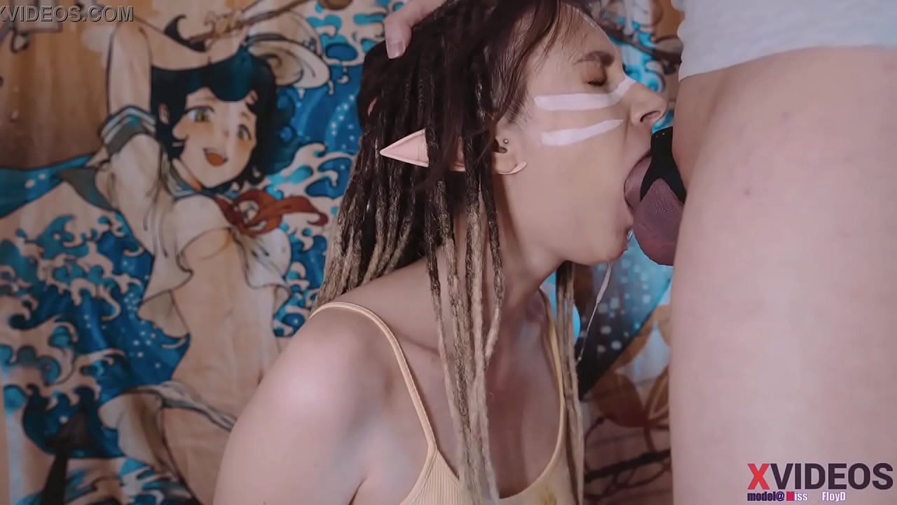 Dreadlocks ficken den Mund eines schönen Elfenmädchens, Oralsex mit einem schönen Mädchen, Sperma in den Mund, sabbernder Blowjob und Deep Throat, Freundin ins Gesicht. Großes Mädchen, Cosplays, ein Elf, große Titten